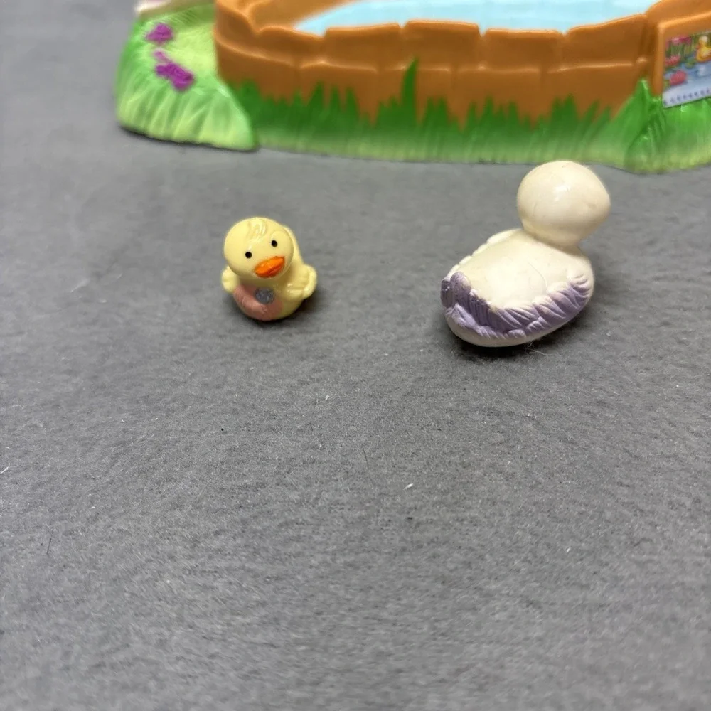 Swimming Ducklings With Pond Nest Littlest Pet Shop Set 1994 Kenner LPS